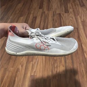 Vivobarefoot geo racer knit white size 13
